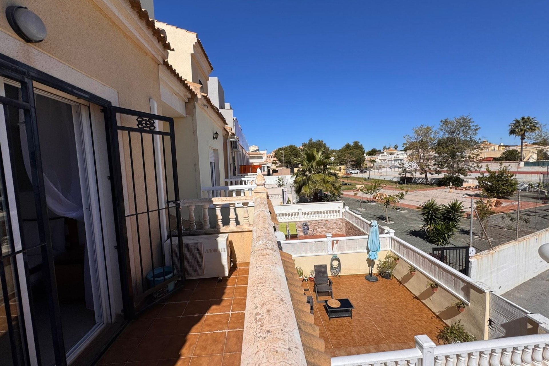 Resale - HOUSE -
CAMPOAMOR - Costa Blanca