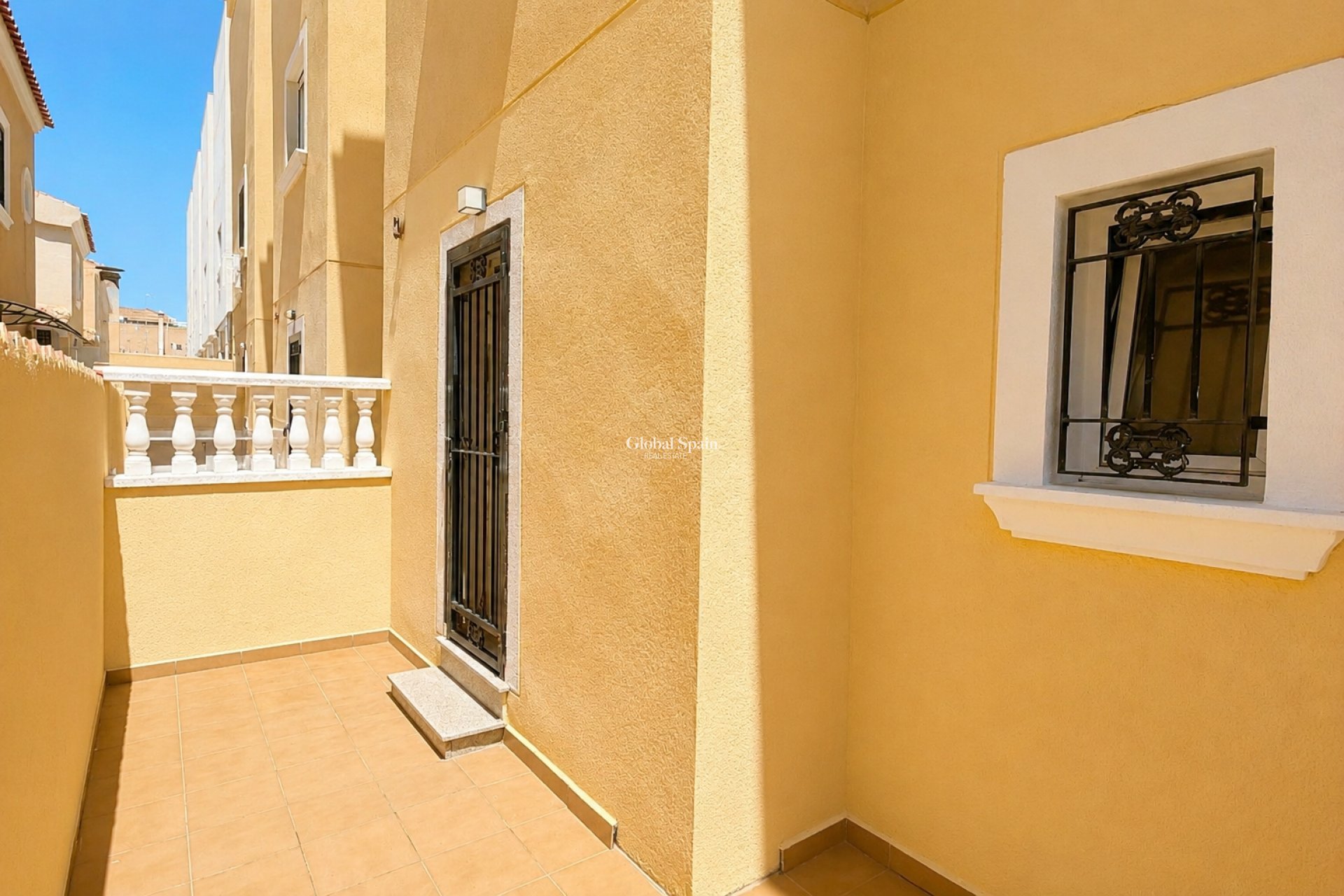 Resale - HOUSE -
CAMPOAMOR - Costa Blanca
