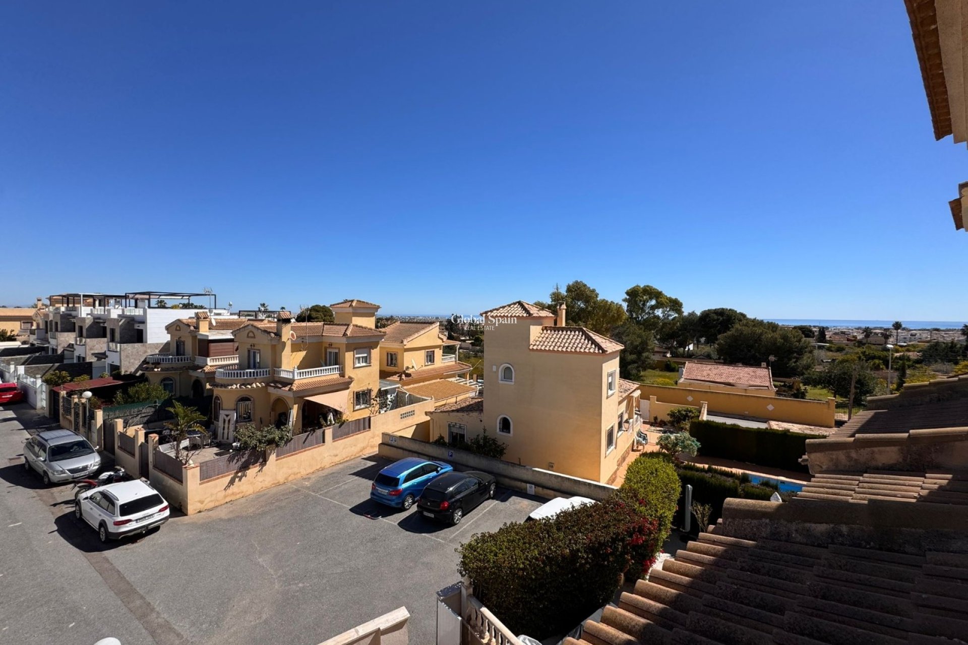 Resale - HOUSE -
CAMPOAMOR - Costa Blanca