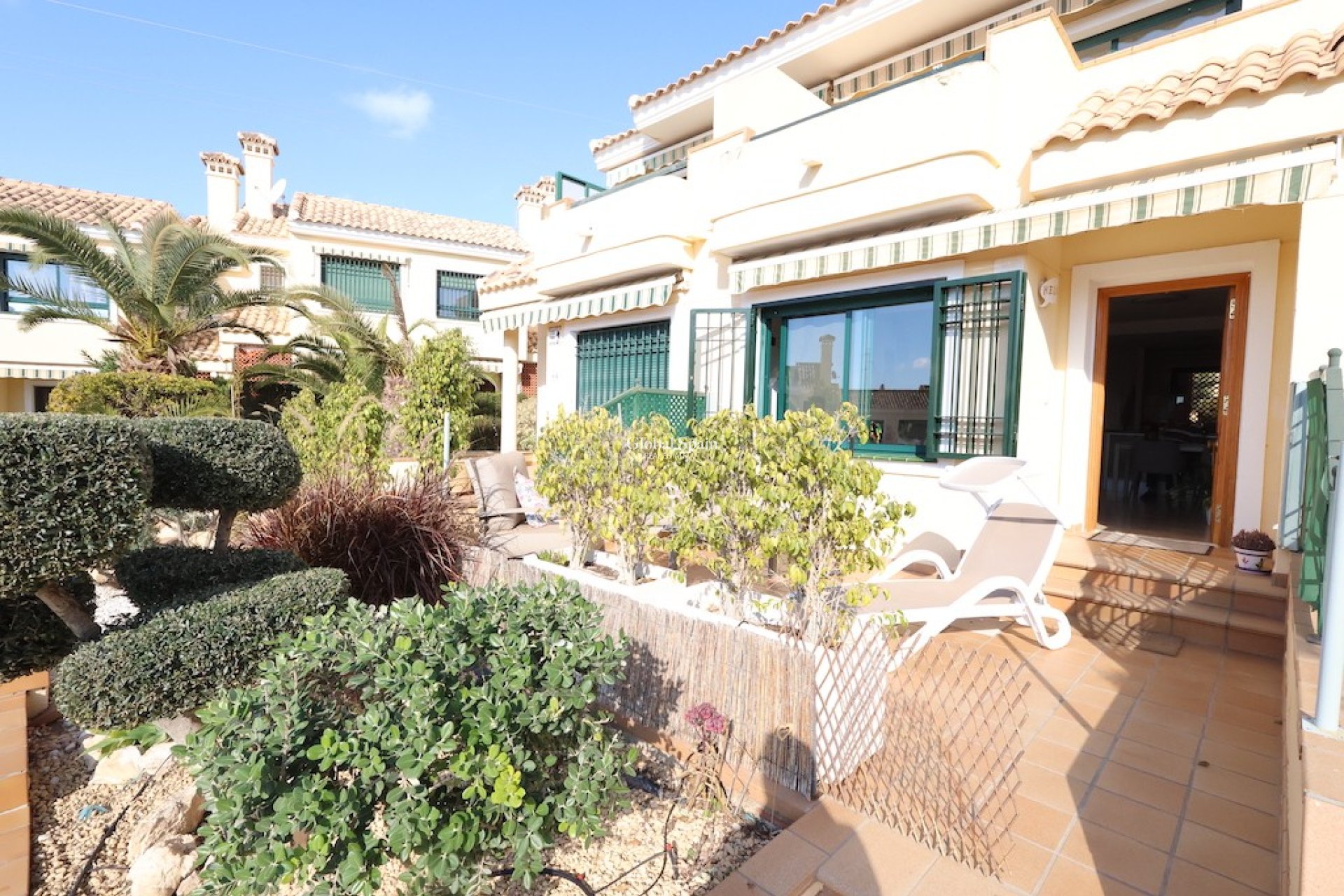 Resale - House -
CAMPOAMOR