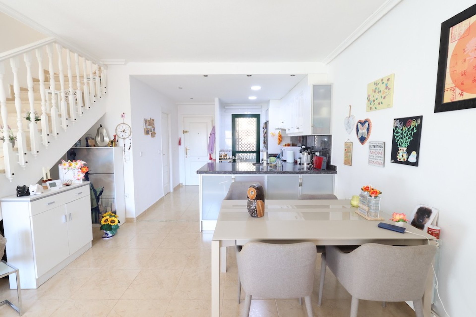 Resale - House -
CAMPOAMOR