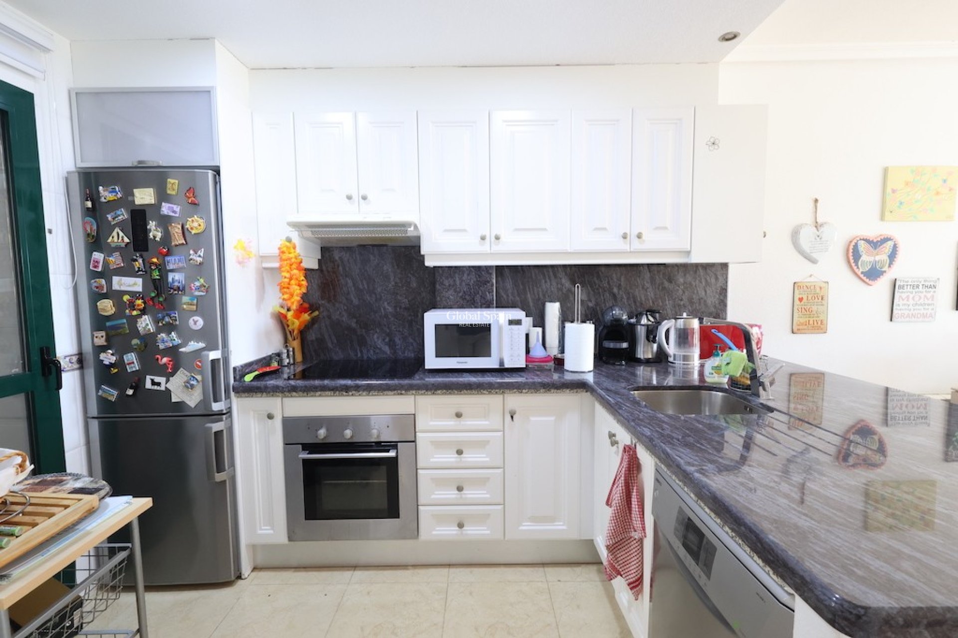 Resale - House -
CAMPOAMOR