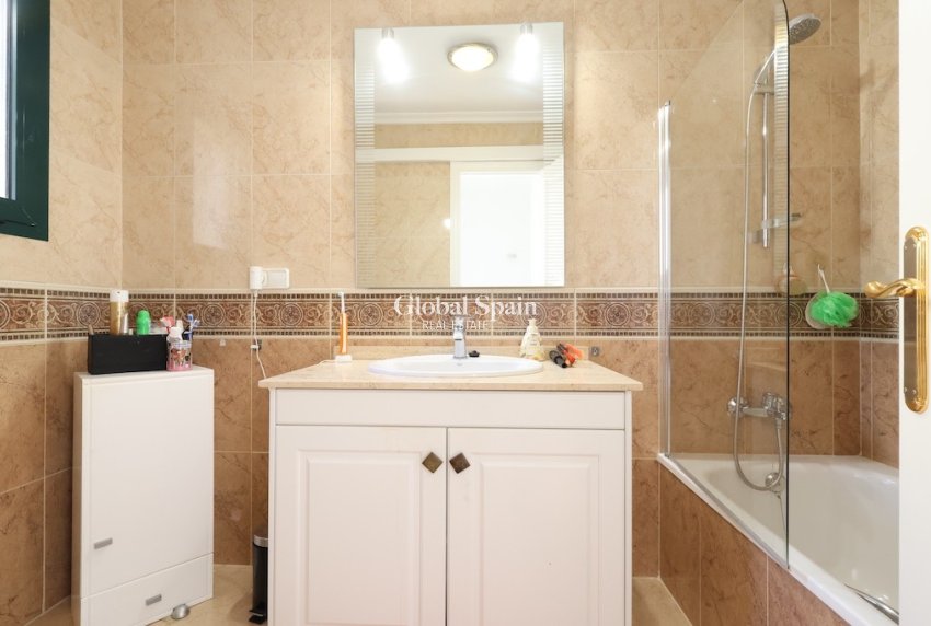 Resale - House -
CAMPOAMOR