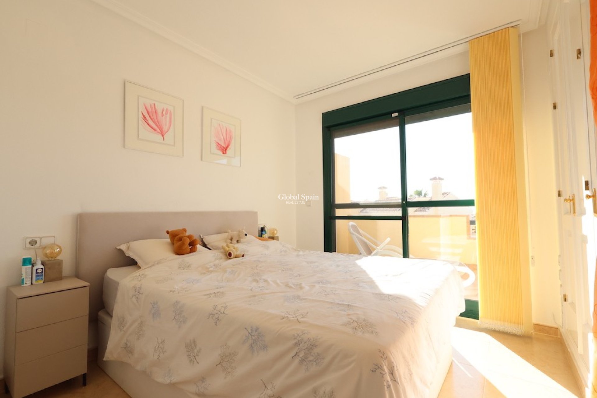 Resale - House -
CAMPOAMOR