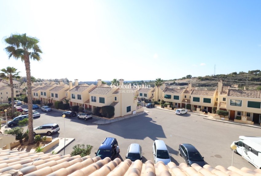 Resale - House -
CAMPOAMOR