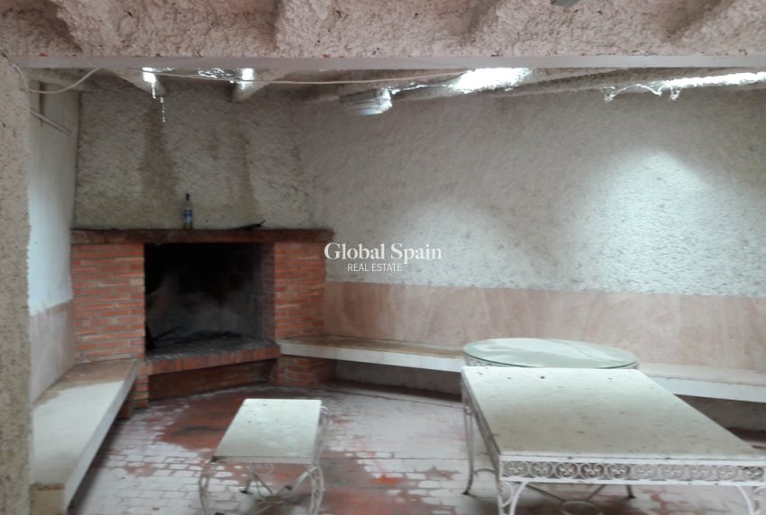 Resale - HOUSE -
CARAVACA DE LA CRUZ - Inland