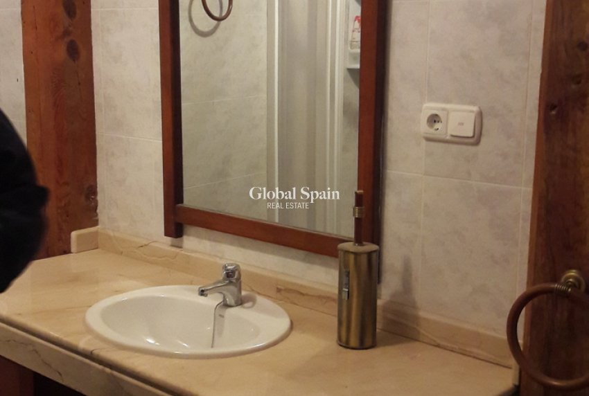 Resale - HOUSE -
CARAVACA DE LA CRUZ - Inland