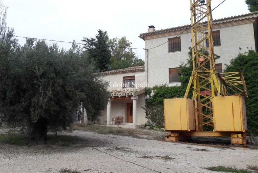 Resale - HOUSE -
CARAVACA DE LA CRUZ - Inland