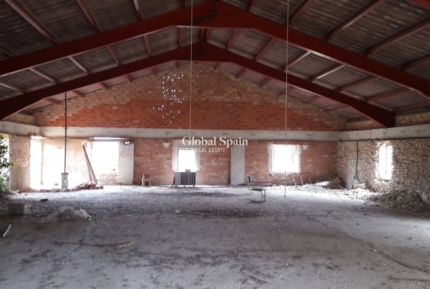 Resale - HOUSE -
CARAVACA DE LA CRUZ - Inland