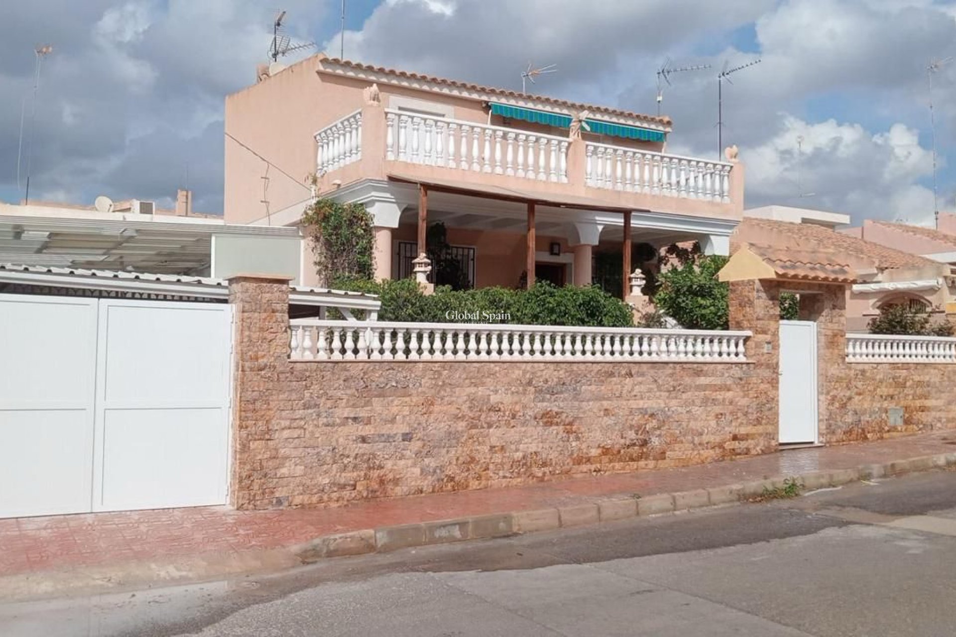 Resale - HOUSE -
CARTAGENA - Costa Calida