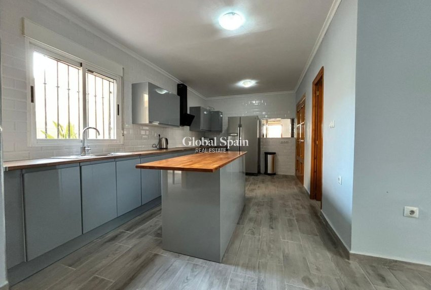 Resale - HOUSE -
CARTAGENA - Costa Calida