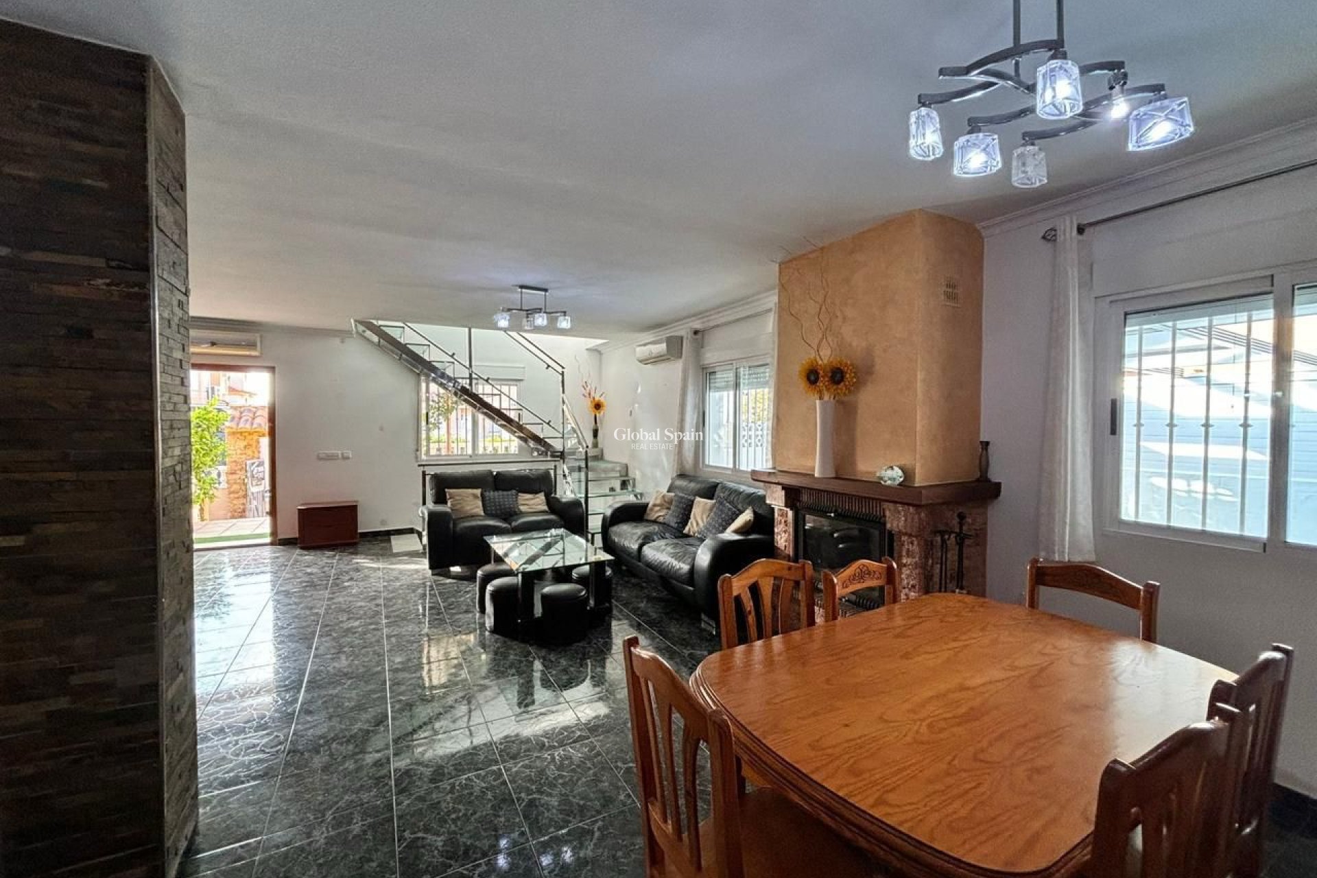 Resale - HOUSE -
CARTAGENA - Costa Calida