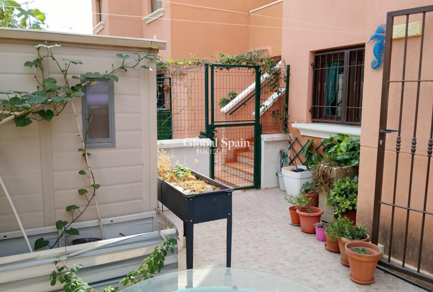 Resale - HOUSE -
CARTAGENA - Isla Plana