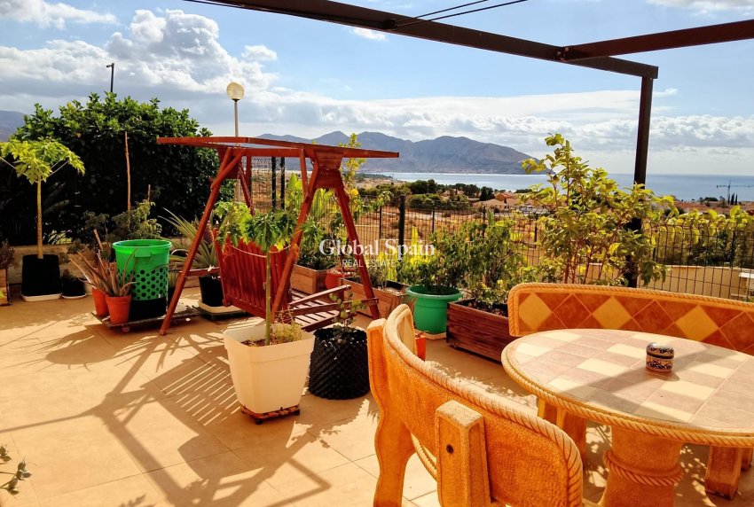 Resale - HOUSE -
CARTAGENA - Isla Plana