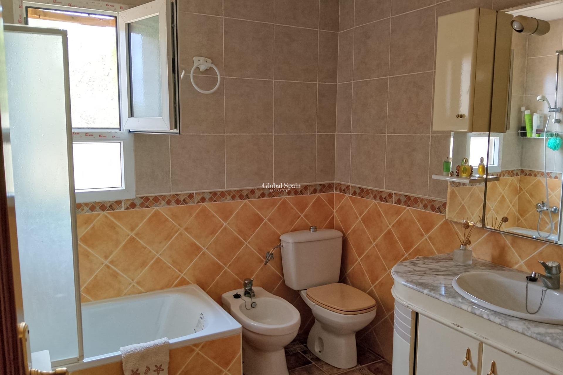 Resale - HOUSE -
CARTAGENA - La Magdalena