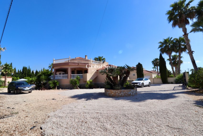 Resale - HOUSE -
CATRAL - Catral