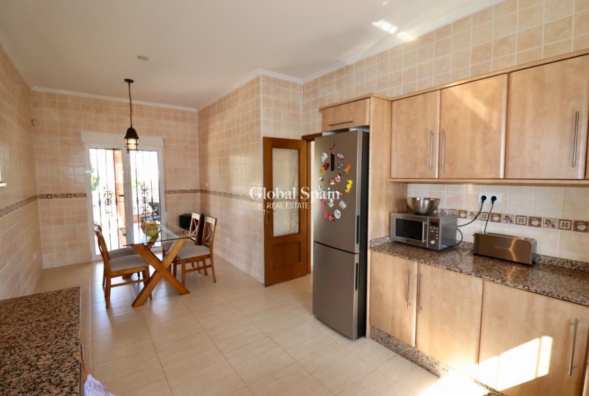 Resale - HOUSE -
CATRAL - Catral