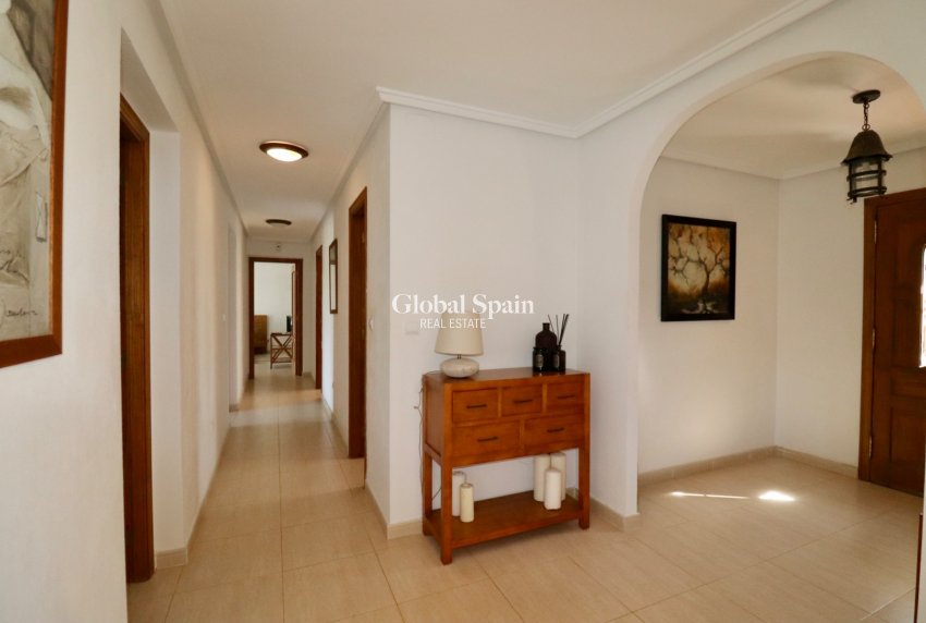 Resale - HOUSE -
CATRAL - Catral