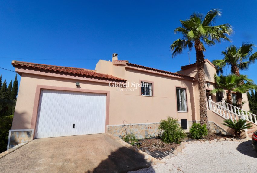 Resale - HOUSE -
CATRAL - Catral