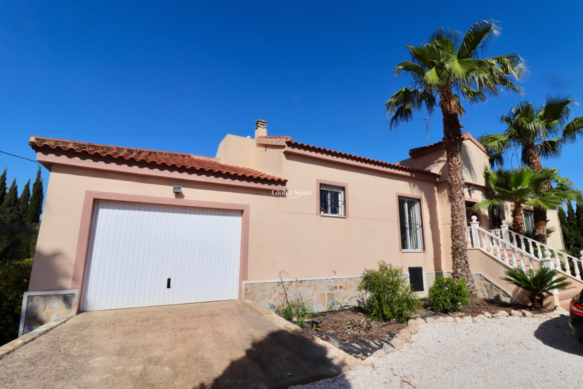 Resale - HOUSE -
CATRAL - Catral