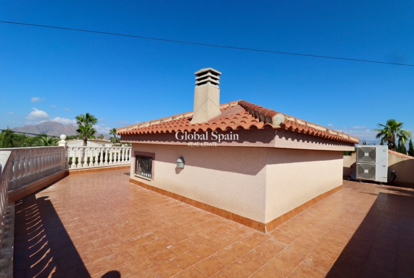 Resale - HOUSE -
CATRAL - Catral