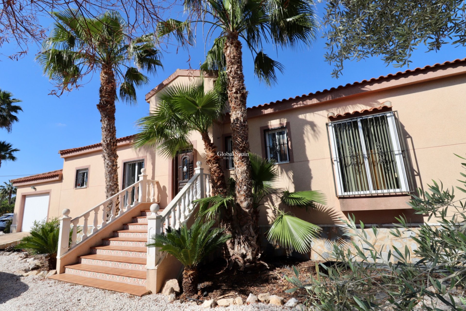 Resale - HOUSE -
CATRAL - Catral