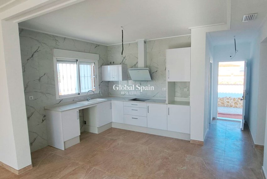 Resale - HOUSE -
CATRAL - Catral