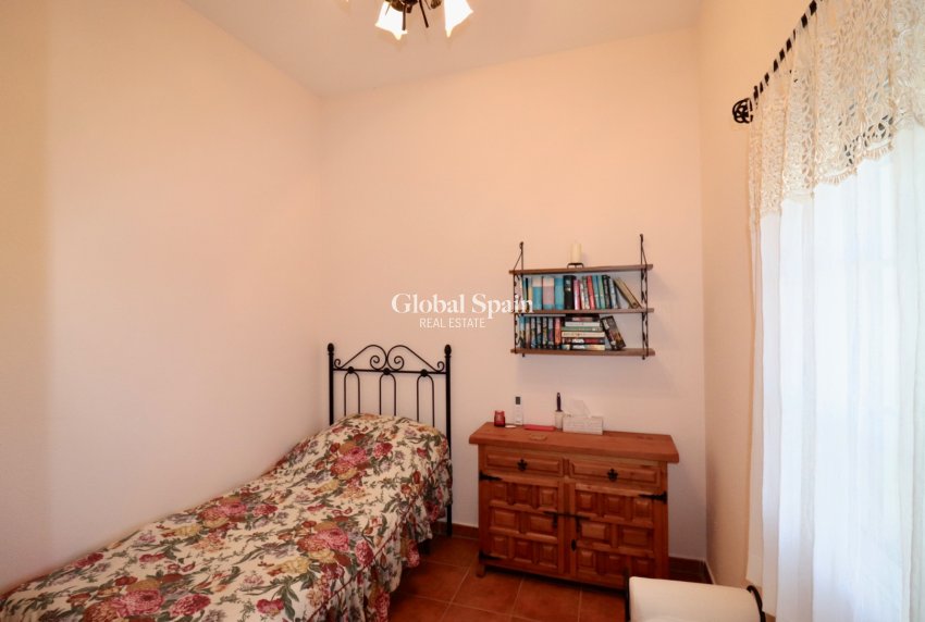 Resale - HOUSE -
CATRAL - Catral