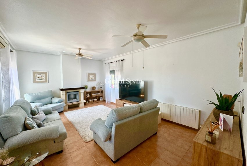 Resale - HOUSE -
CATRAL - Catral
