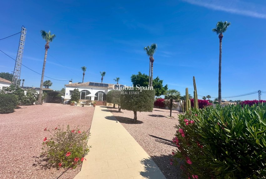 Resale - HOUSE -
CATRAL - Catral
