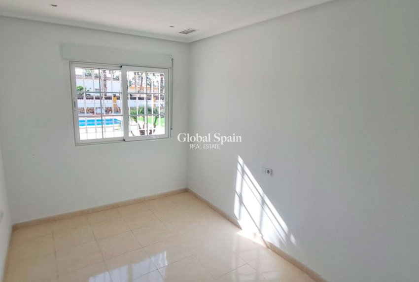 Resale - HOUSE -
CATRAL - Catral
