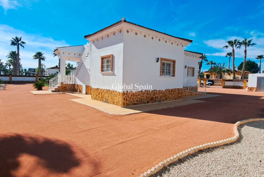 Resale - HOUSE -
CATRAL - Catral