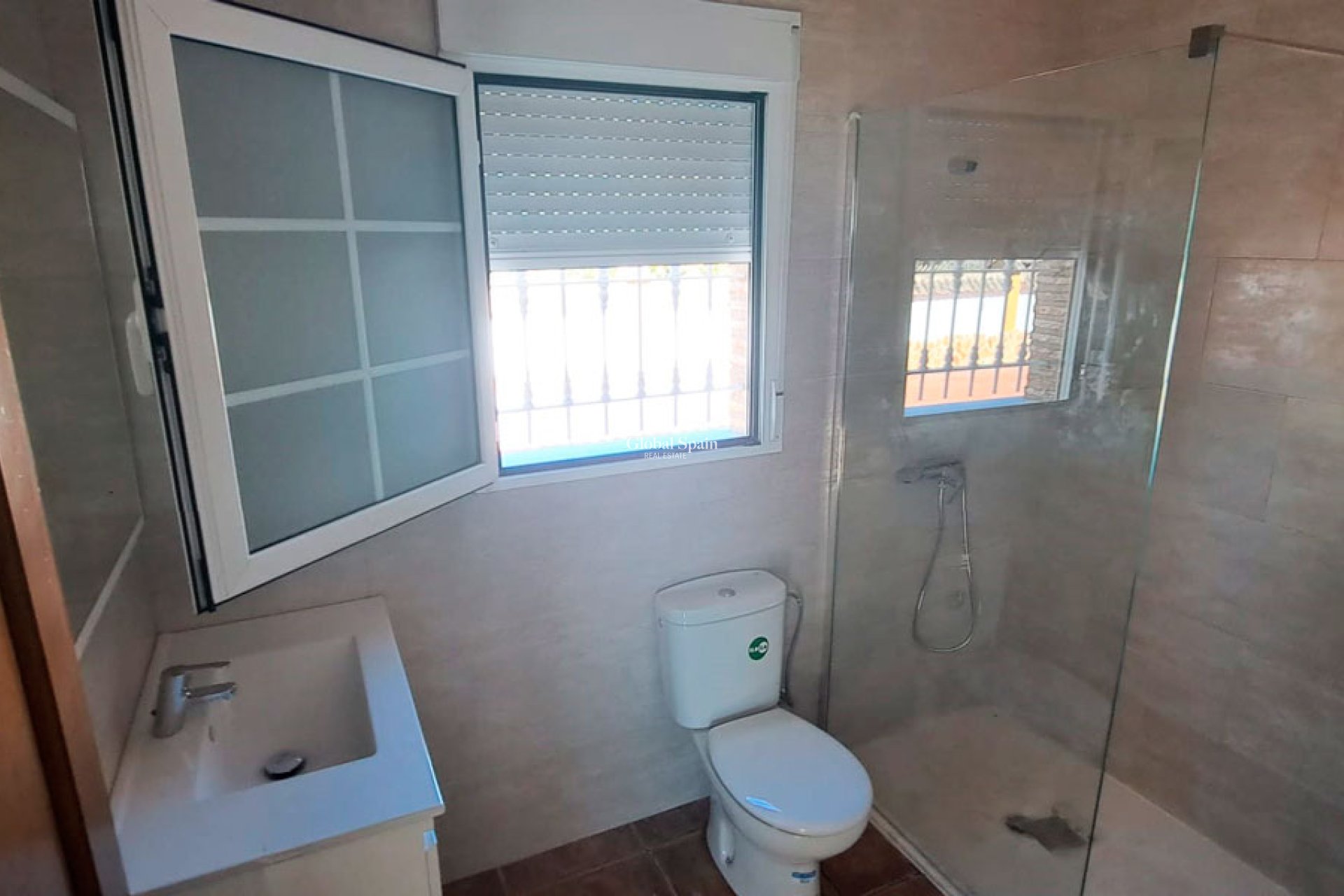 Resale - HOUSE -
CATRAL - Catral
