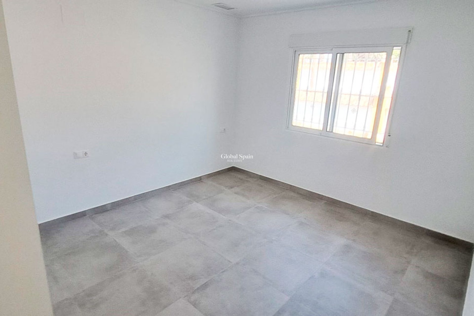 Resale - HOUSE -
CATRAL - Catral