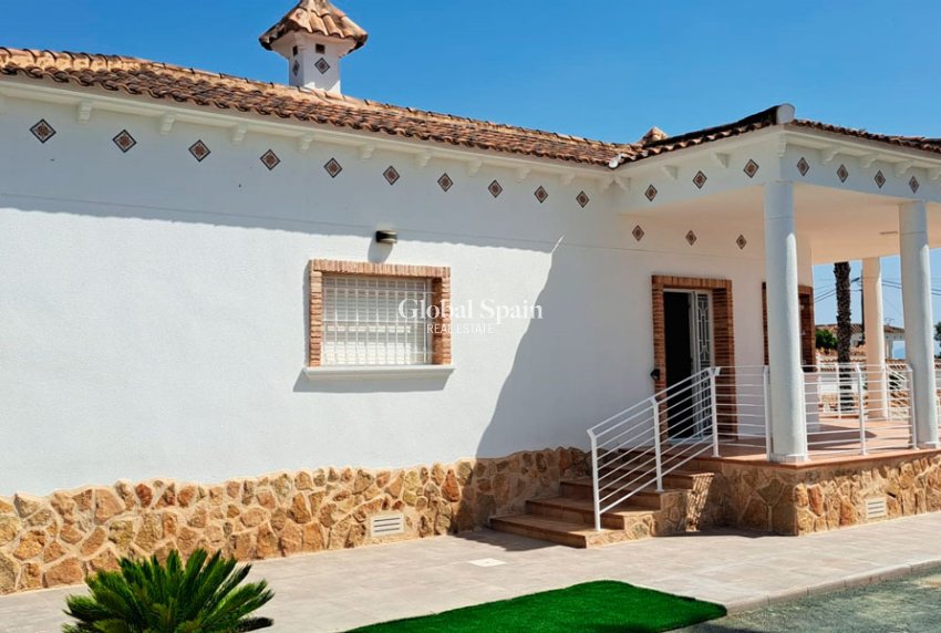 Resale - HOUSE -
CATRAL - Catral