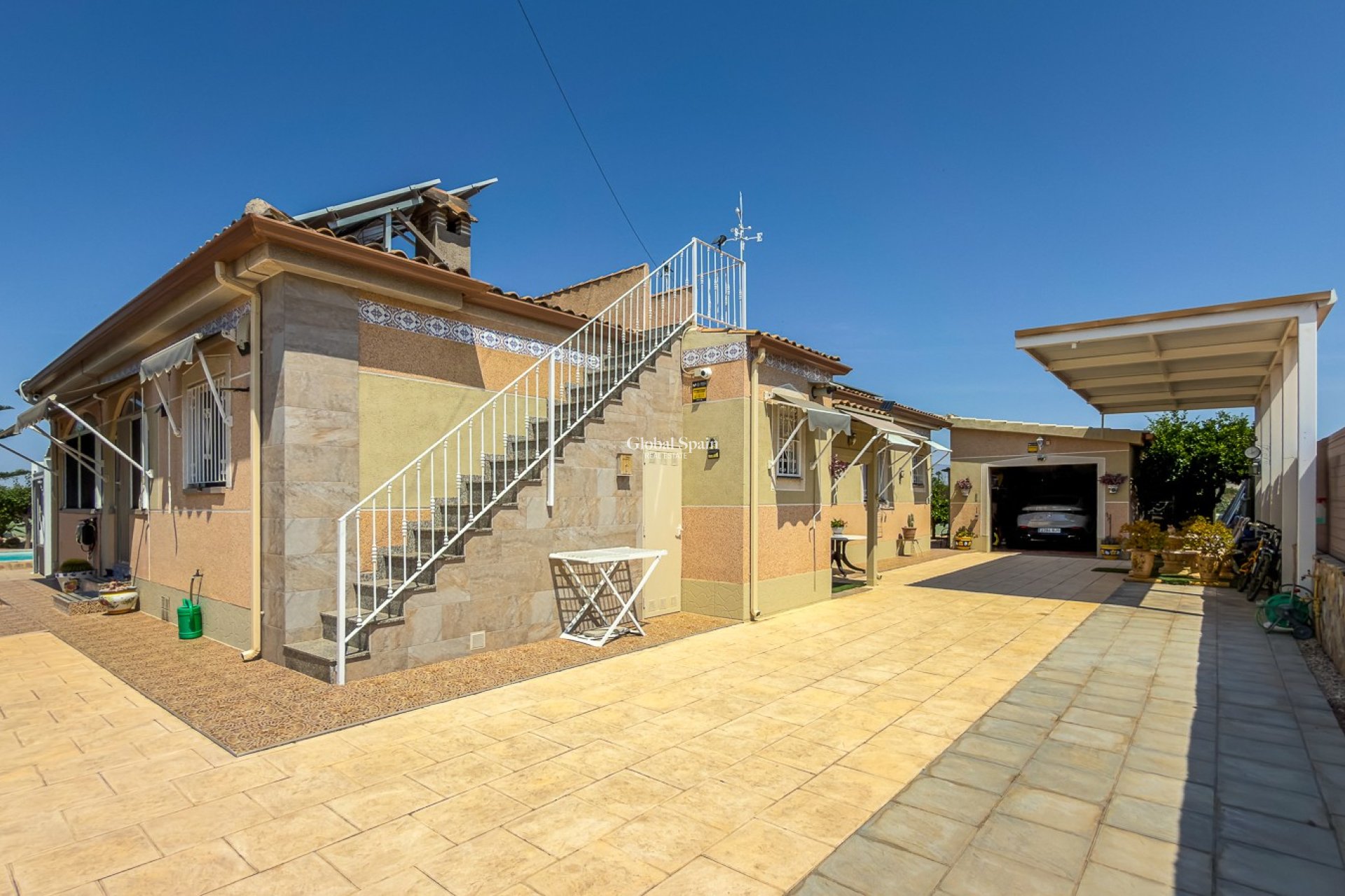 Resale - HOUSE -
CATRAL - Catral