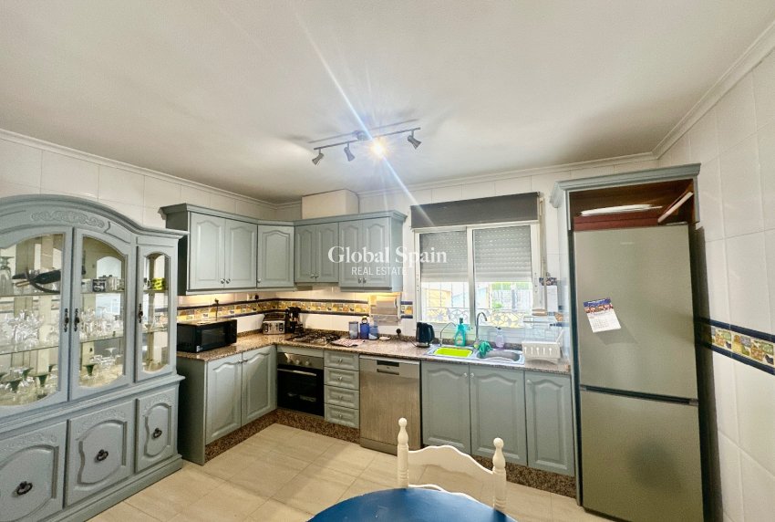 Resale - HOUSE -
CATRAL - Catral