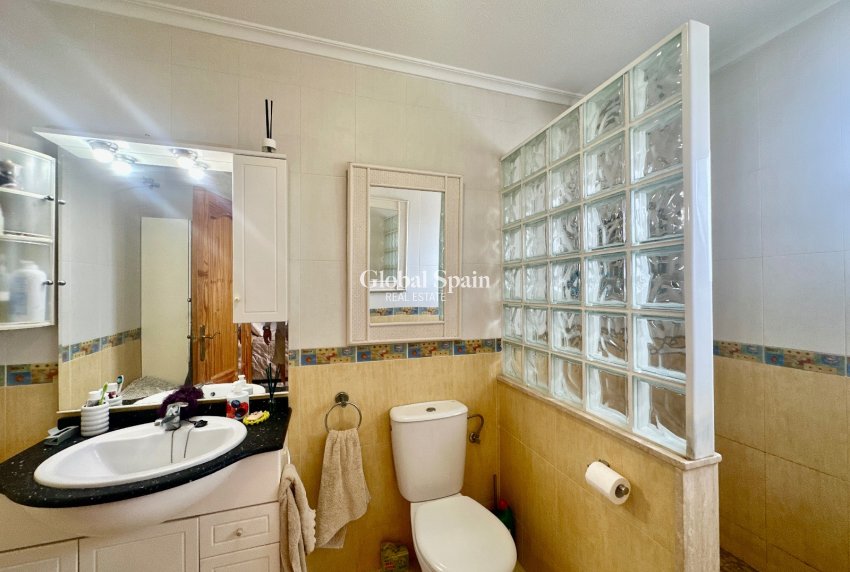 Resale - HOUSE -
CATRAL - Catral