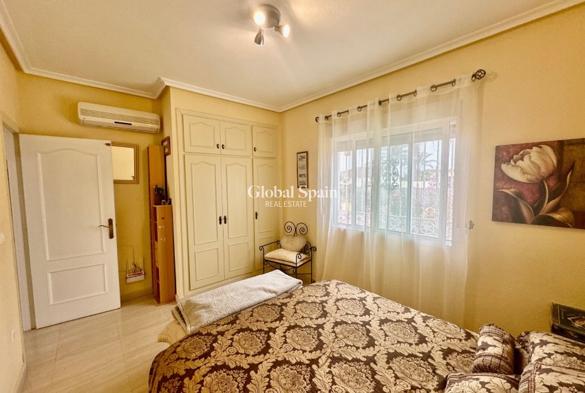 Resale - HOUSE -
CATRAL - Catral