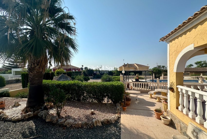 Resale - HOUSE -
CATRAL - Catral