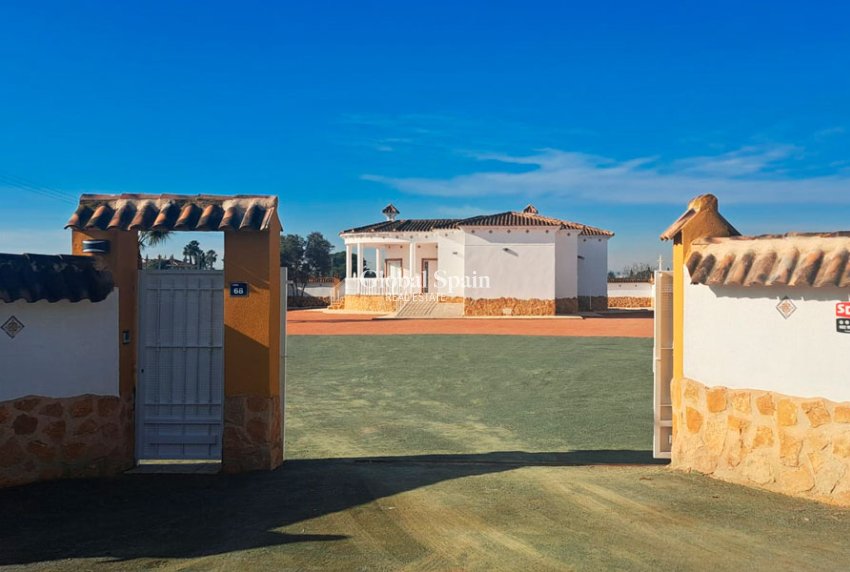 Resale - HOUSE -
CATRAL - Catral