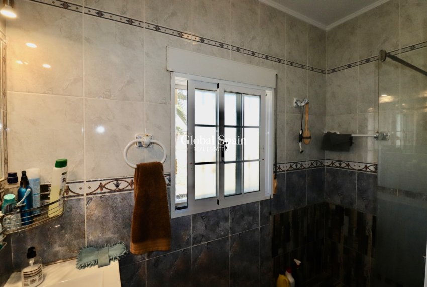 Resale - HOUSE -
CATRAL - Catral