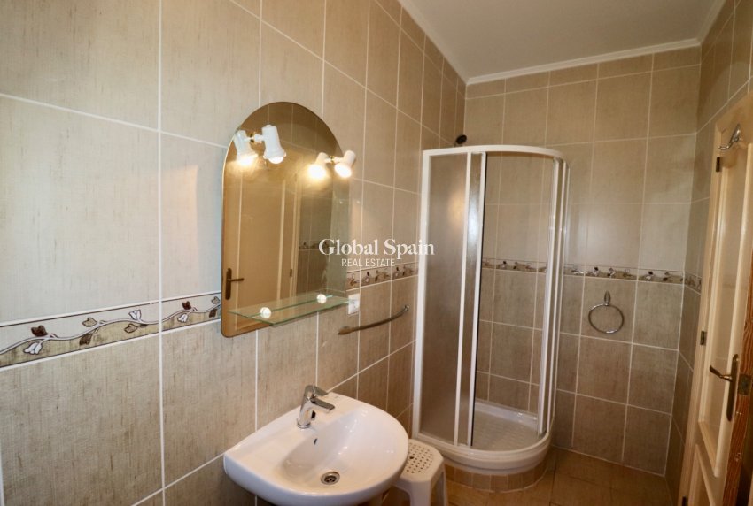 Resale - HOUSE -
CATRAL - Catral