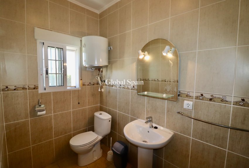 Resale - HOUSE -
CATRAL - Catral