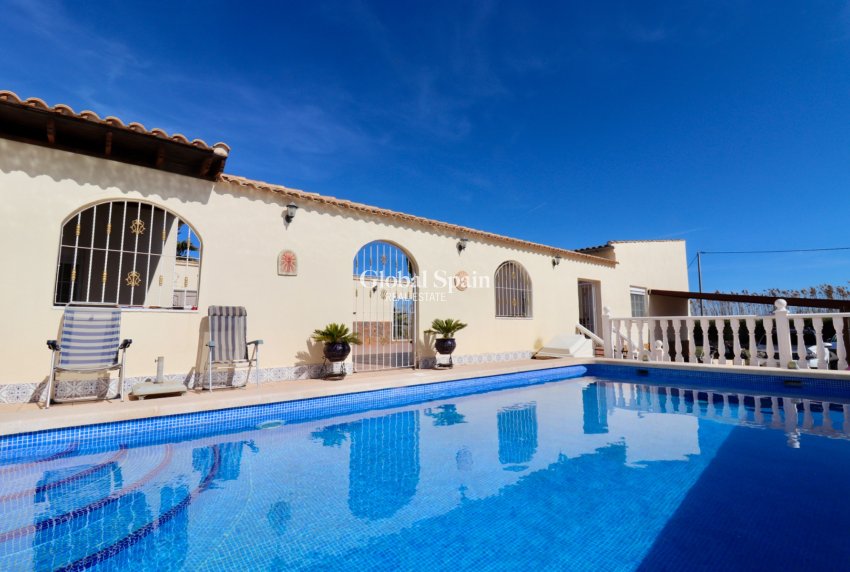 Resale - HOUSE -
CATRAL - Catral