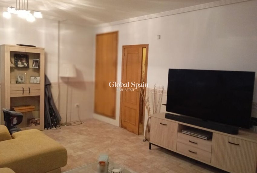 Resale - HOUSE -
CATRAL - Costa Blanca