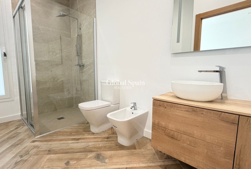 Resale - HOUSE -
CATRAL - Costa Blanca