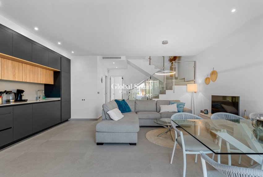 Resale - HOUSE -
CIUDAD QUESADA - Costa Blanca South
