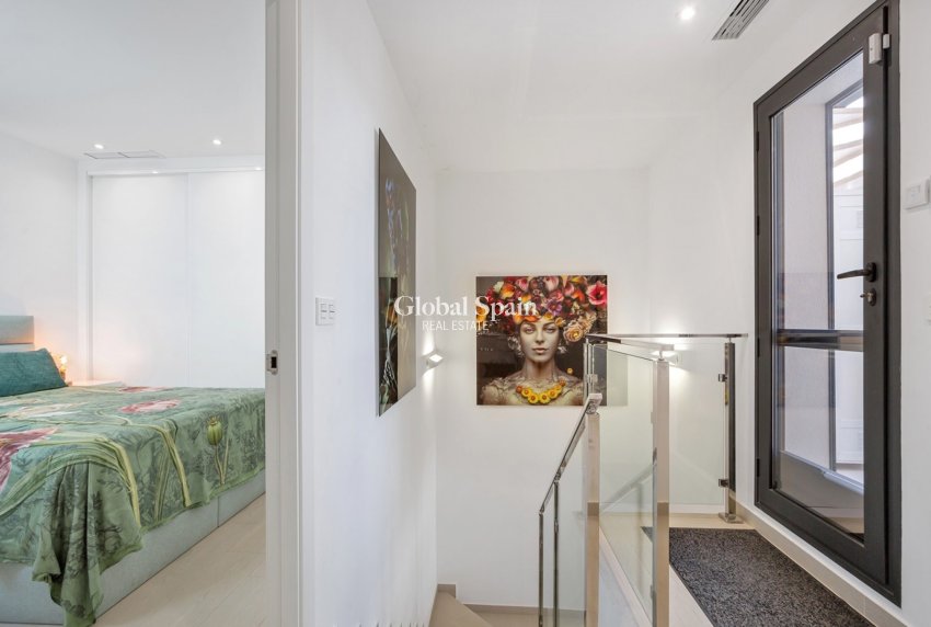 Resale - HOUSE -
CIUDAD QUESADA - Costa Blanca South