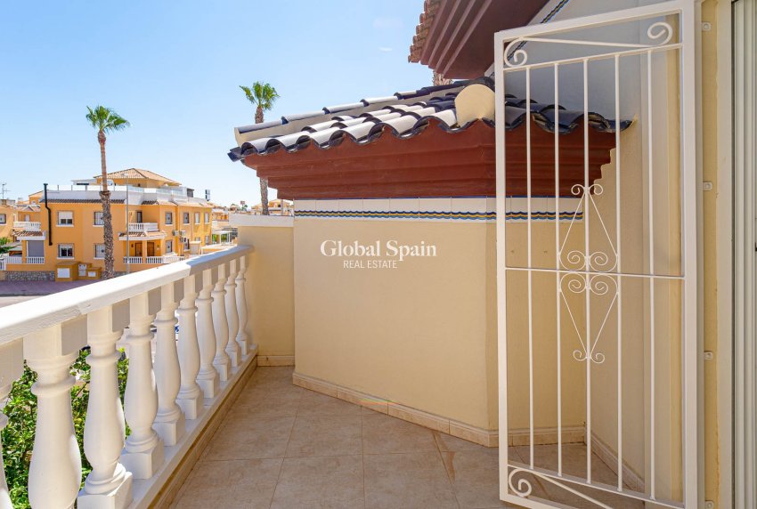 Resale - HOUSE -
CIUDAD QUESADA - Doña Pepa